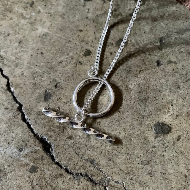 Twist Bar Chain Necklace