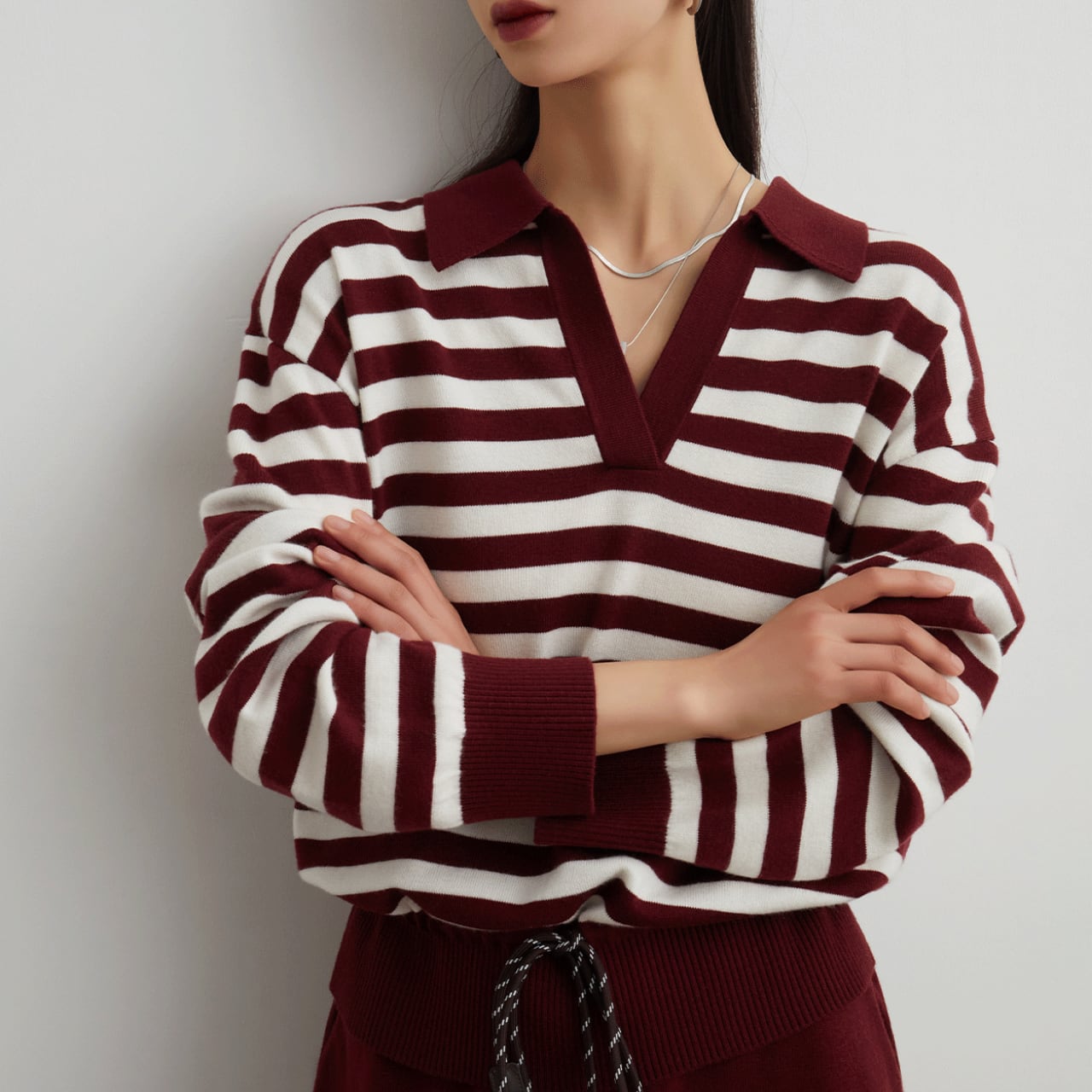 Red striped V-neck knit S678