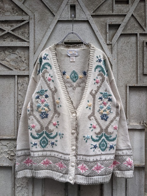 "FLOWER" embroidery hand knit cardigan