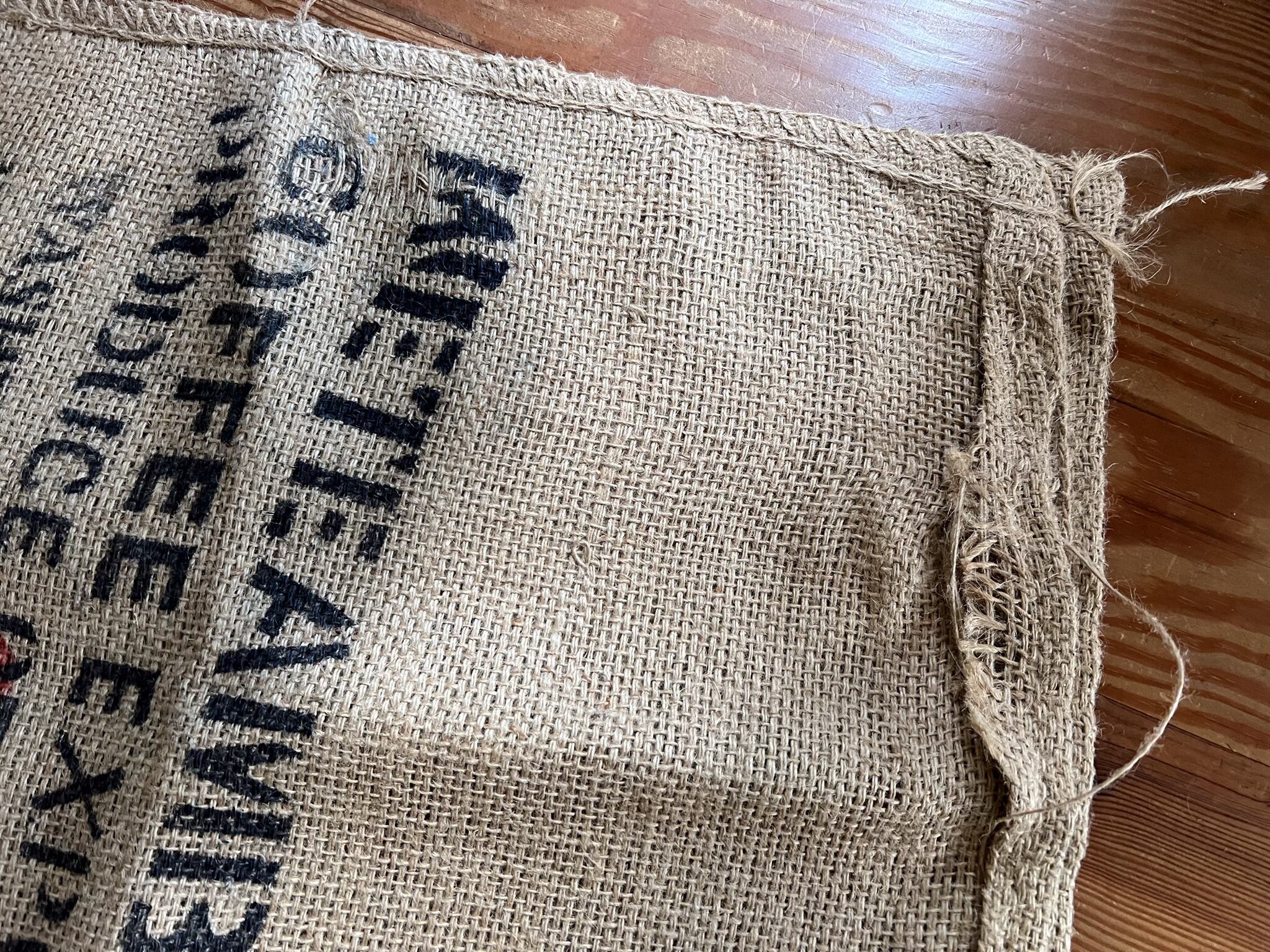 コーヒー豆の大きな古い麻袋（B） ヴィンテージ　