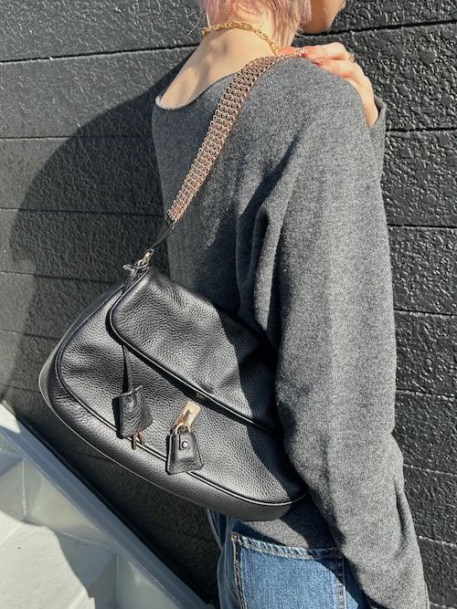 PRADA プラダ ショルダーバッグ ブラック ターンロック レザー セミショルダー vintage ヴィンテージ オールド atdszw