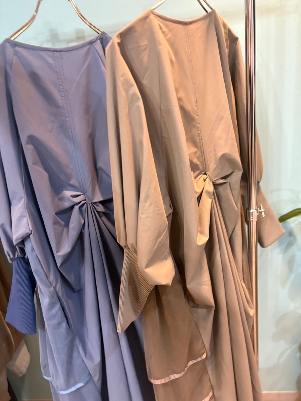 GALENA　バックギャザーコートワンピース　70060-6100