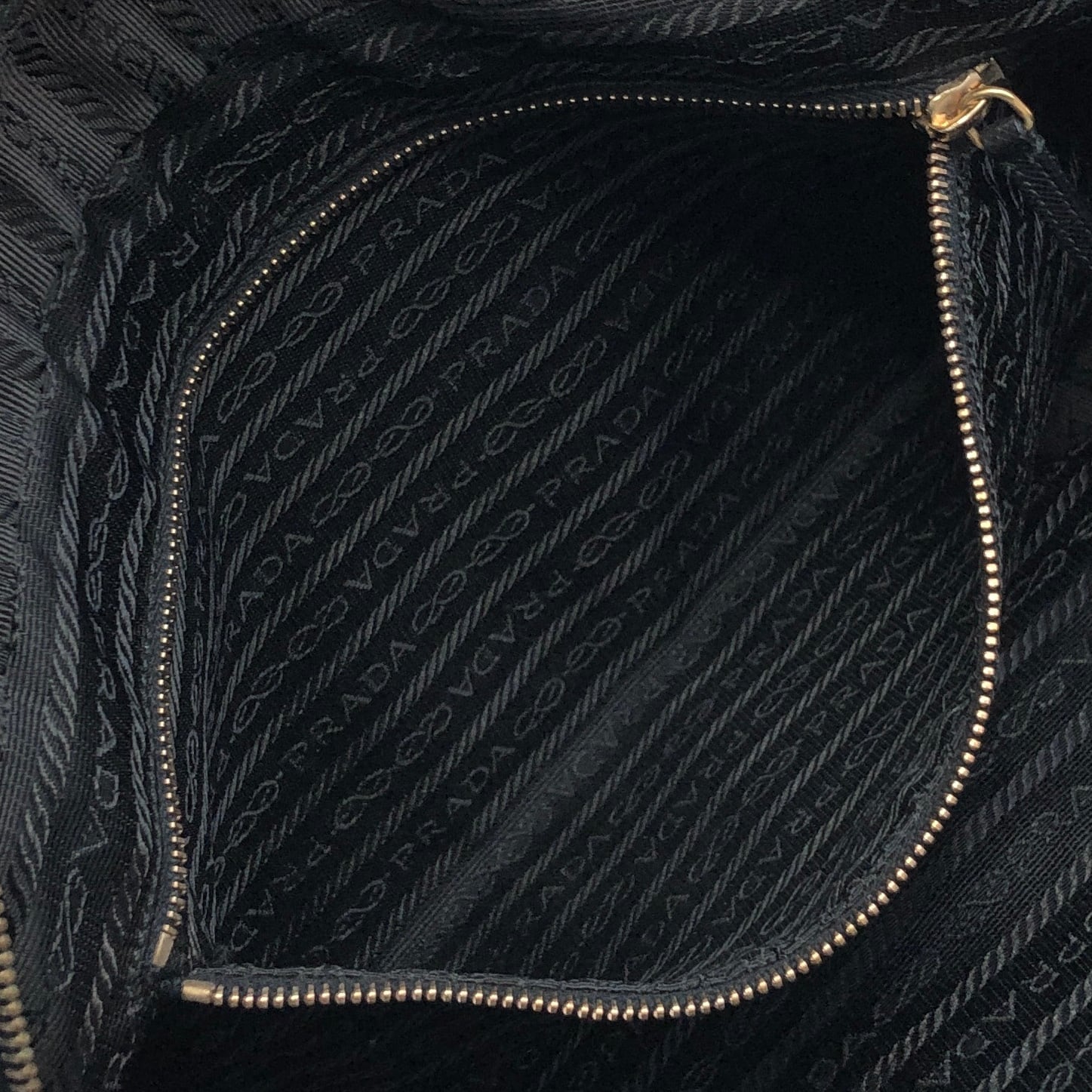 PRADA プラダ ハンドバッグ ブラック トライアングルロゴ ナイロン
