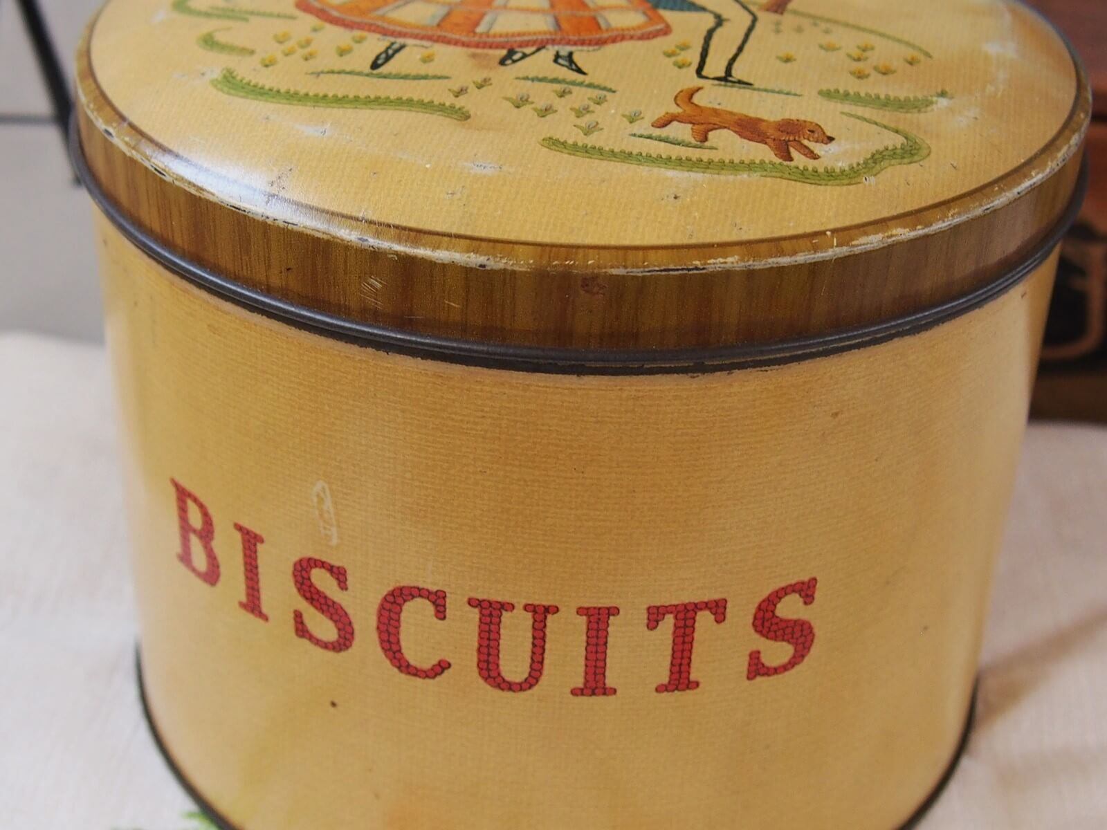 イギリスアンティーク ビスケット缶 BISCUITS TIN | Bonny Bee