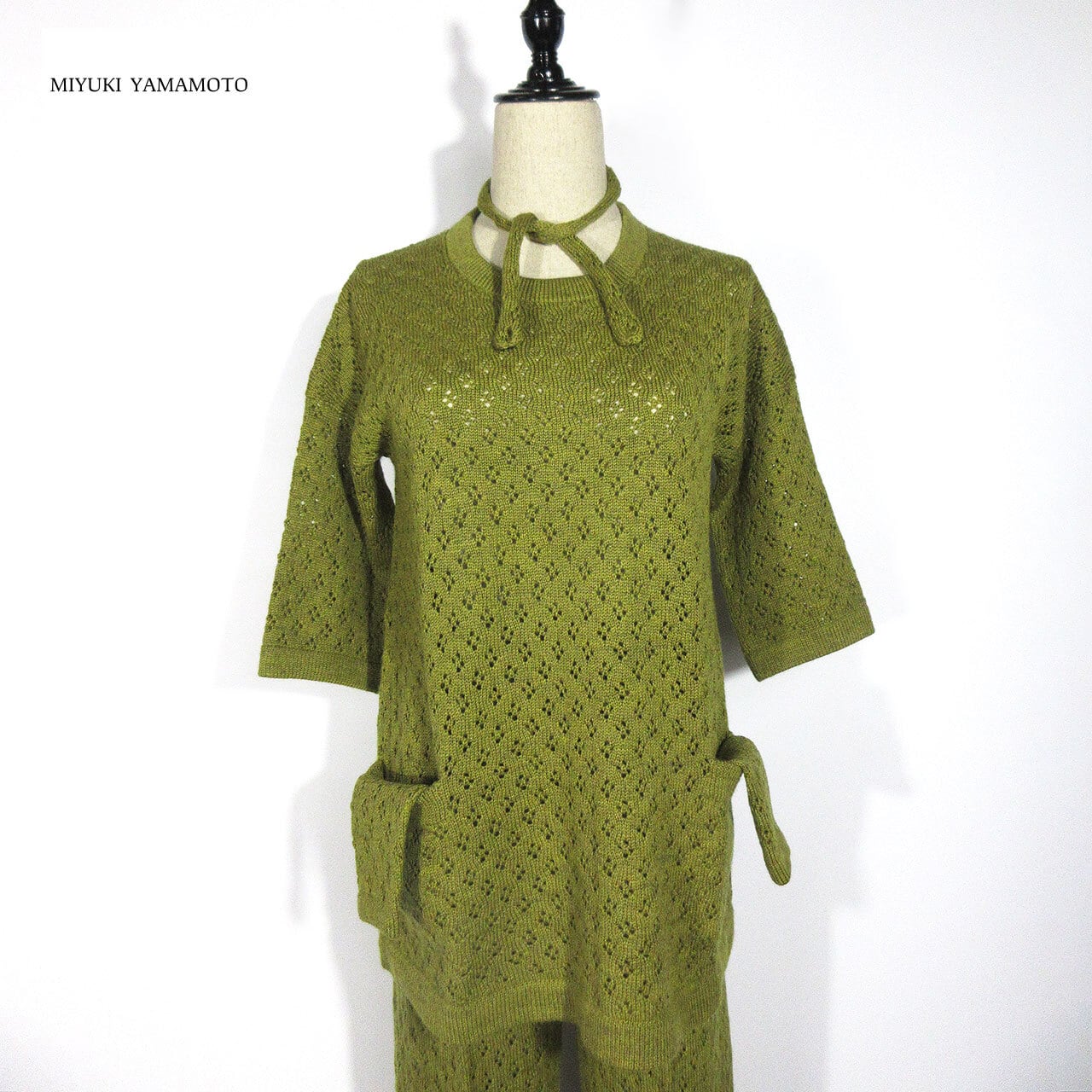 401 AZUKI TOPS アズキ トップス ☆ ウール100％ ニット リスト