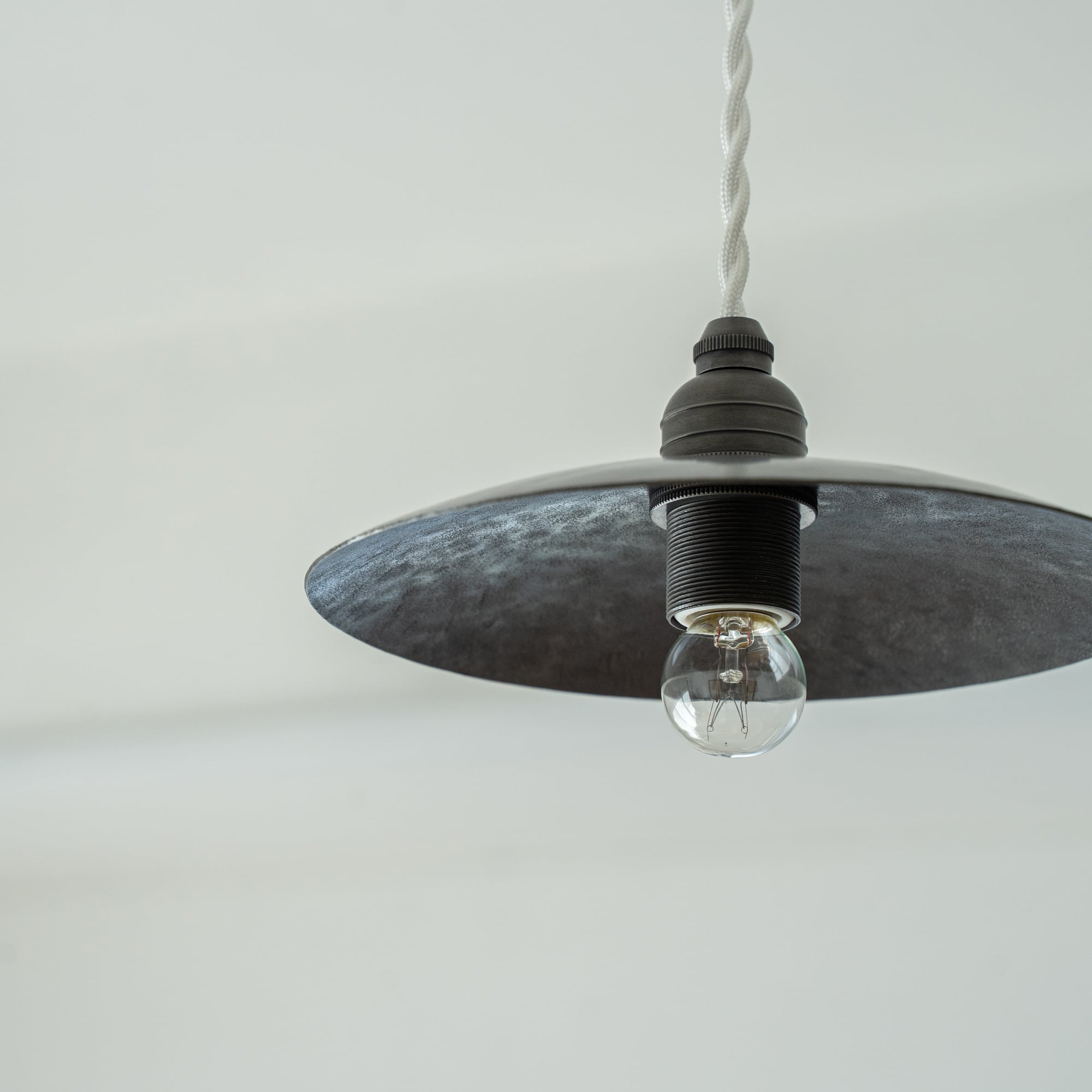 受注製作】ペンダントランプ E17＜コリーヌ180＞ / 真鍮黒染め pendant