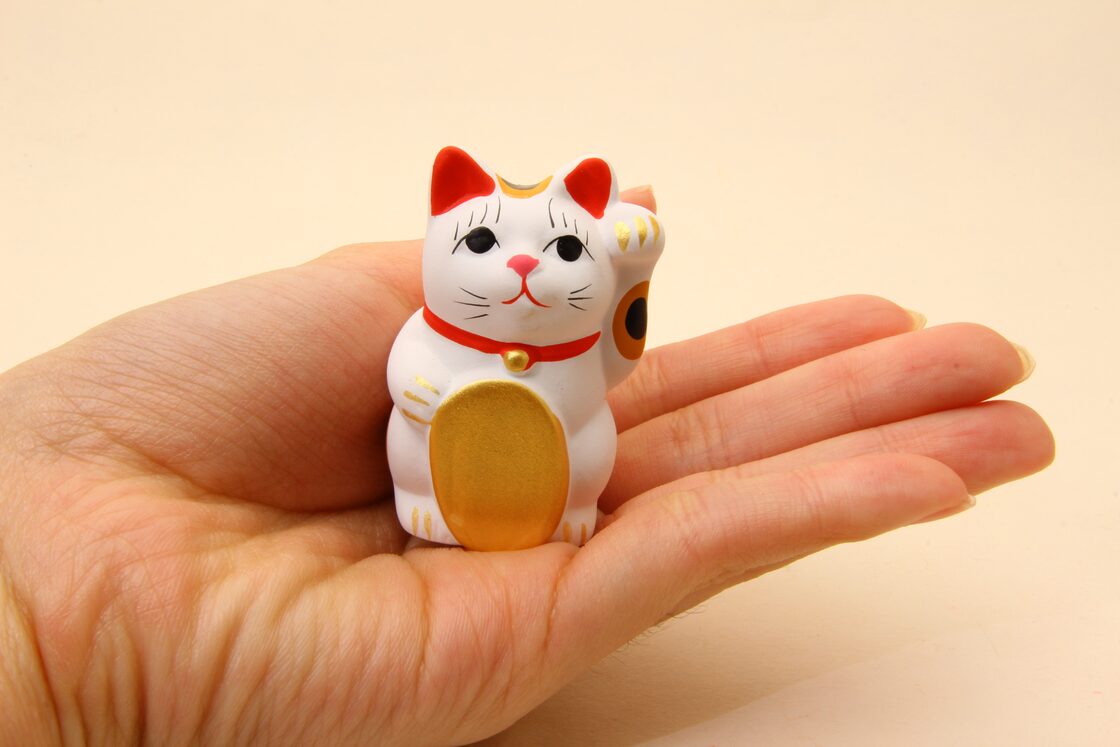 常滑招き猫おみくじ 左手 | PAY ID