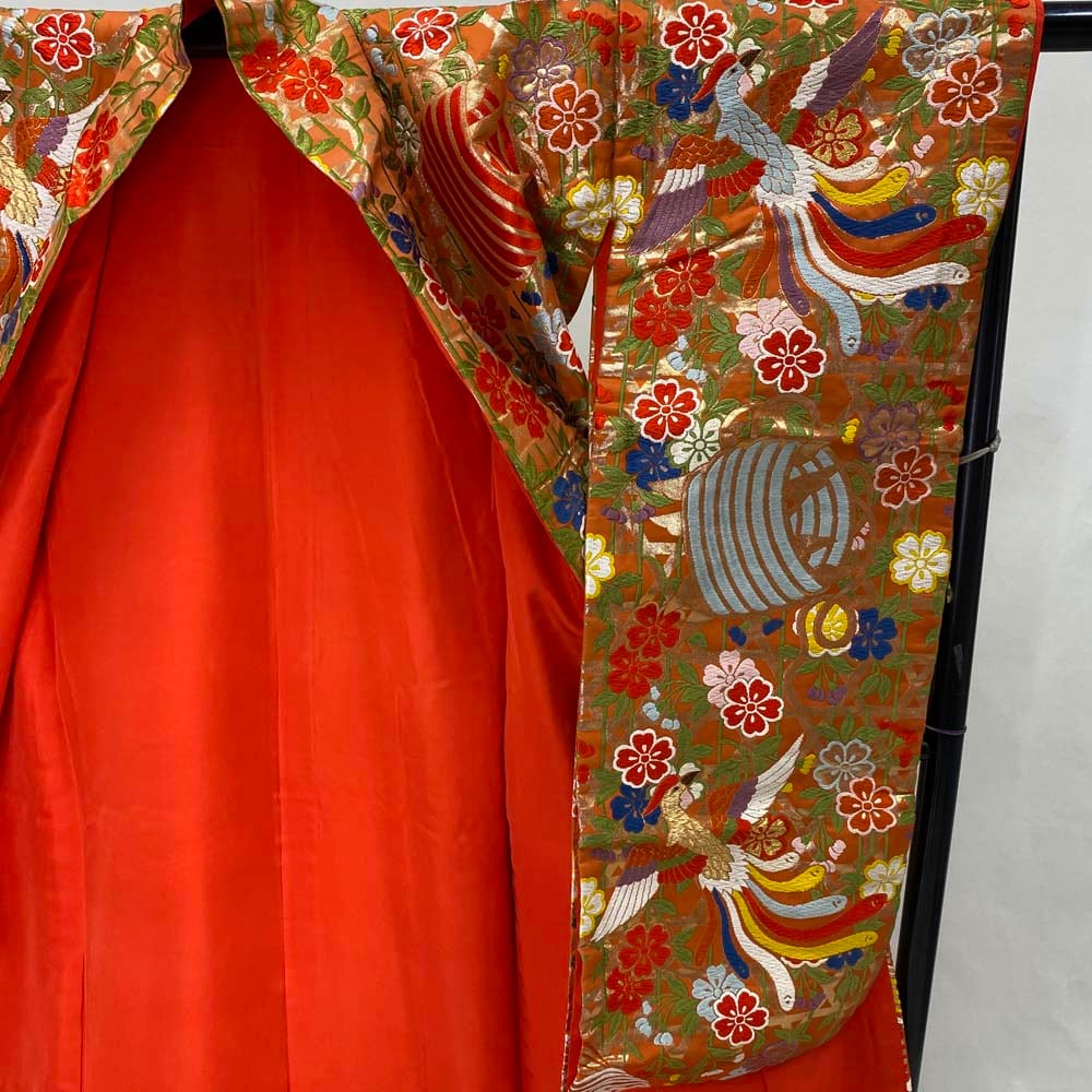 色打掛 正絹 鶴 刺繍 オレンジ 打掛 Mサイズ 裄66 花嫁衣裳 婚礼 リサイクル 中古 ブライダル ウエディング 着物 3957 色打掛 正絹 鶴 刺繍 オレンジ 打掛 Mサイズ 裄66 花嫁衣裳 婚礼