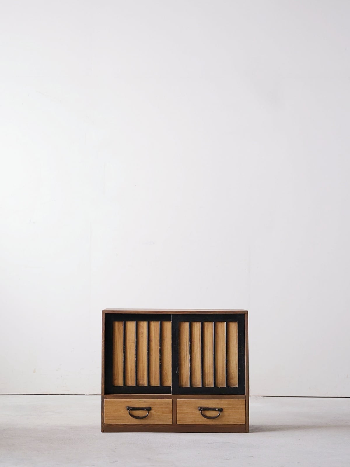 古い味のある小引き出し 3段 チェスト ラック 古道具 レトロ アンティーク 古い味のある小引き出し 3段 チェスト ラック 古道具 レトロ