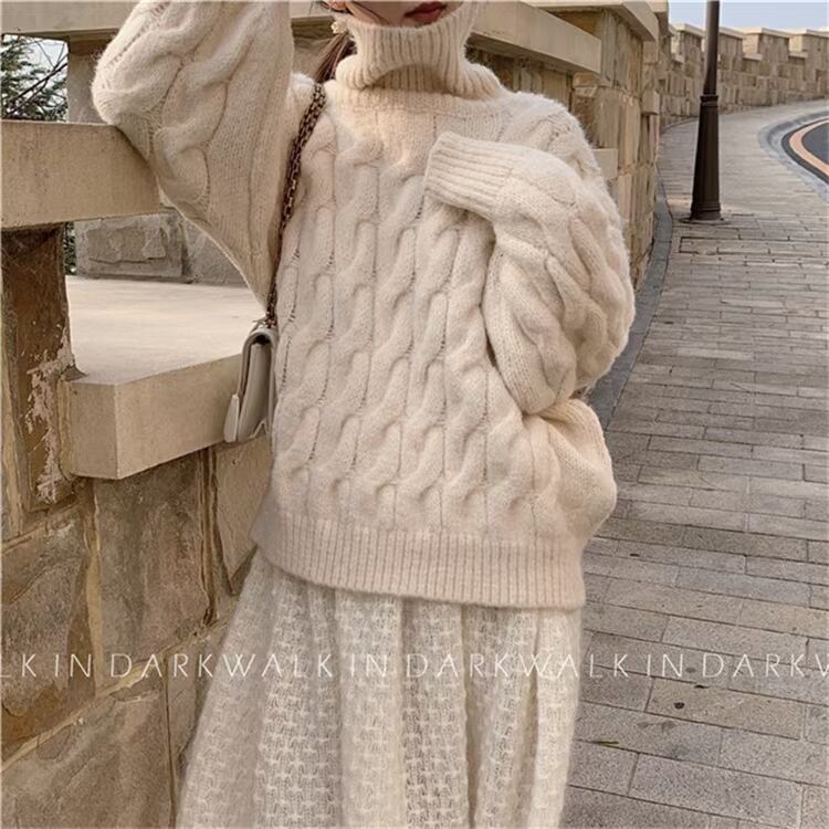 ケーブル編み タートルネックニット　AJ11009-2705