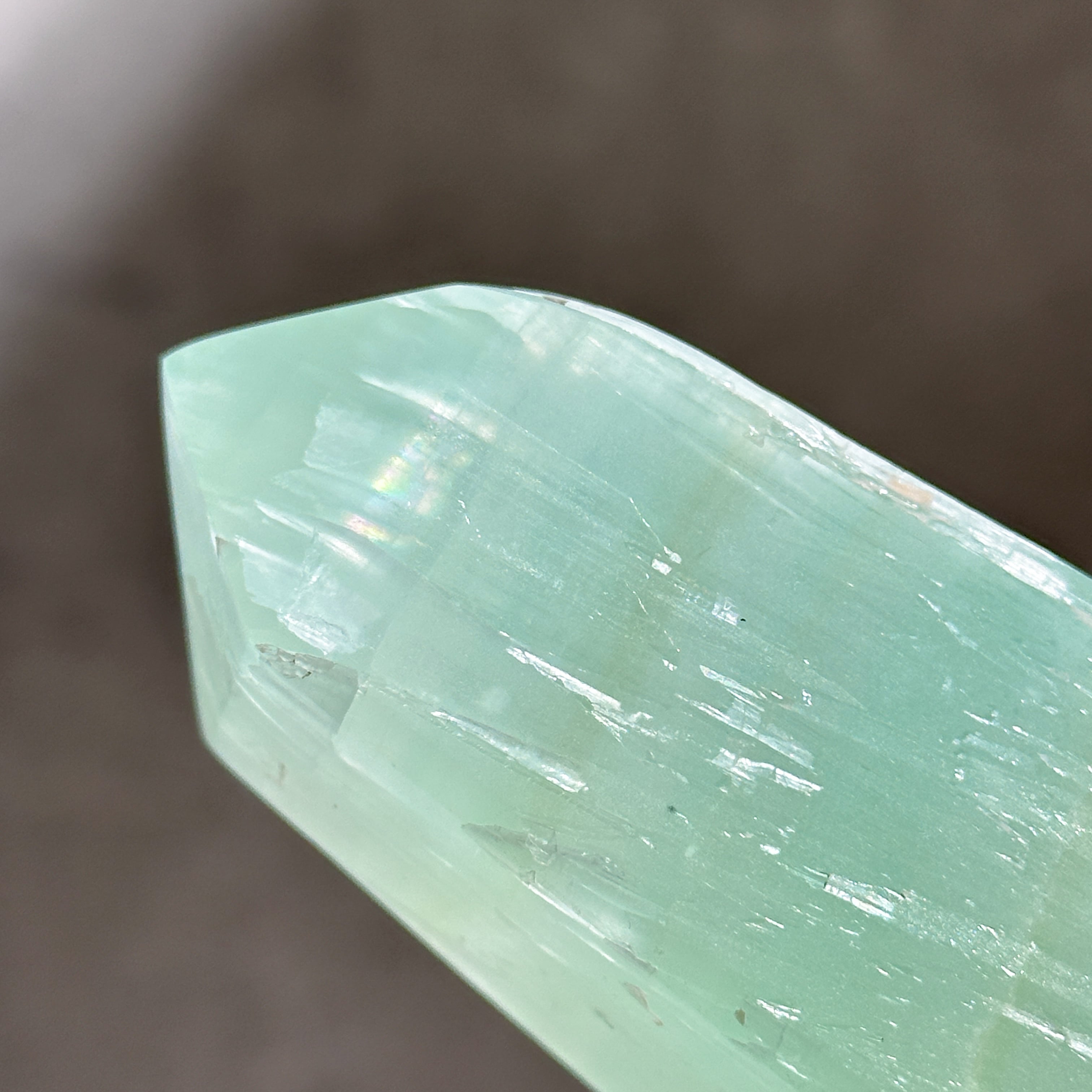 ピスタチオカルサイト タワー41◇ Pistachio Calcite ◇天然石・鉱物