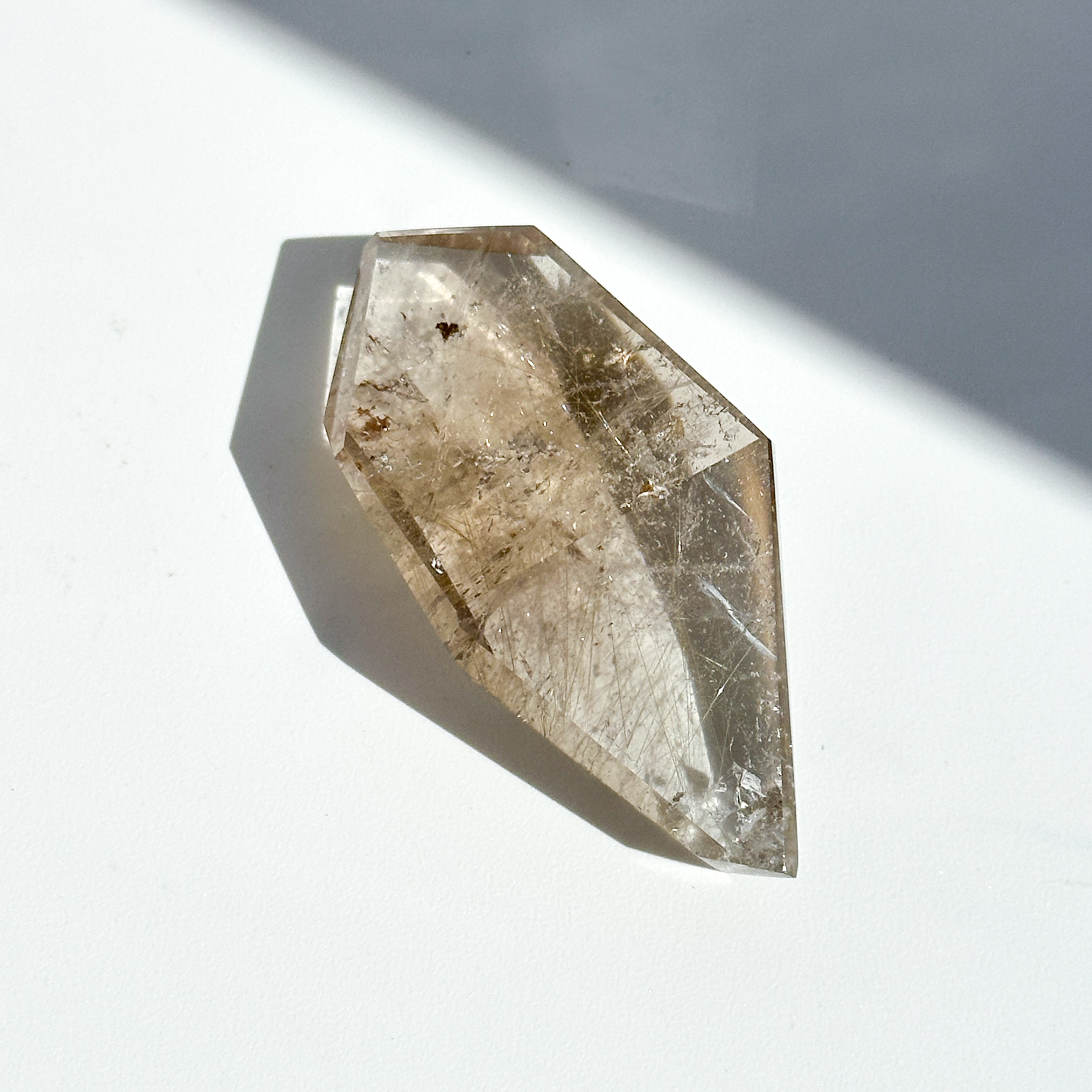 ルチルインクォーツ フリーフォーム56◇ Rutile in Quartz◇天然石・鉱物・パワーストーン・インテリア