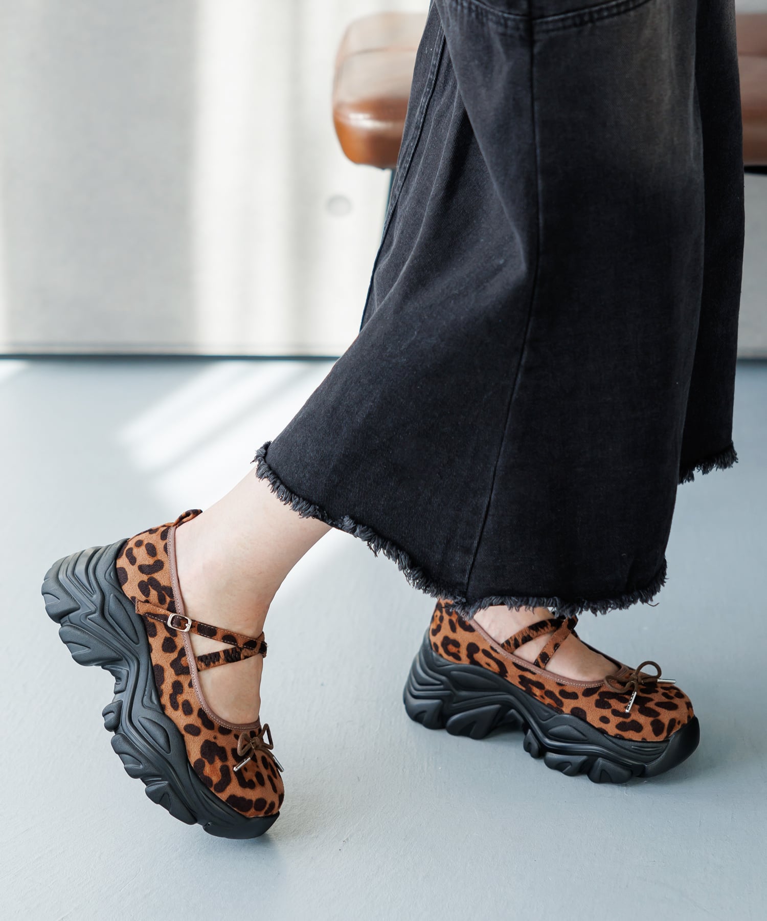 【未使用】ANNA SUI デニム生地レース刺繍メリージェーンシューズ スーパーバギーデニムパンツ – ANNA SUI NYC