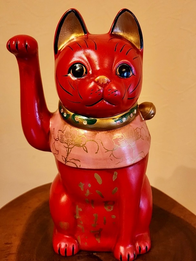 帝国ホテルプラザ東京「花道」記念　限定招き猫　大正猫　(赤・中) 「いい日になりますように・奇蹟」