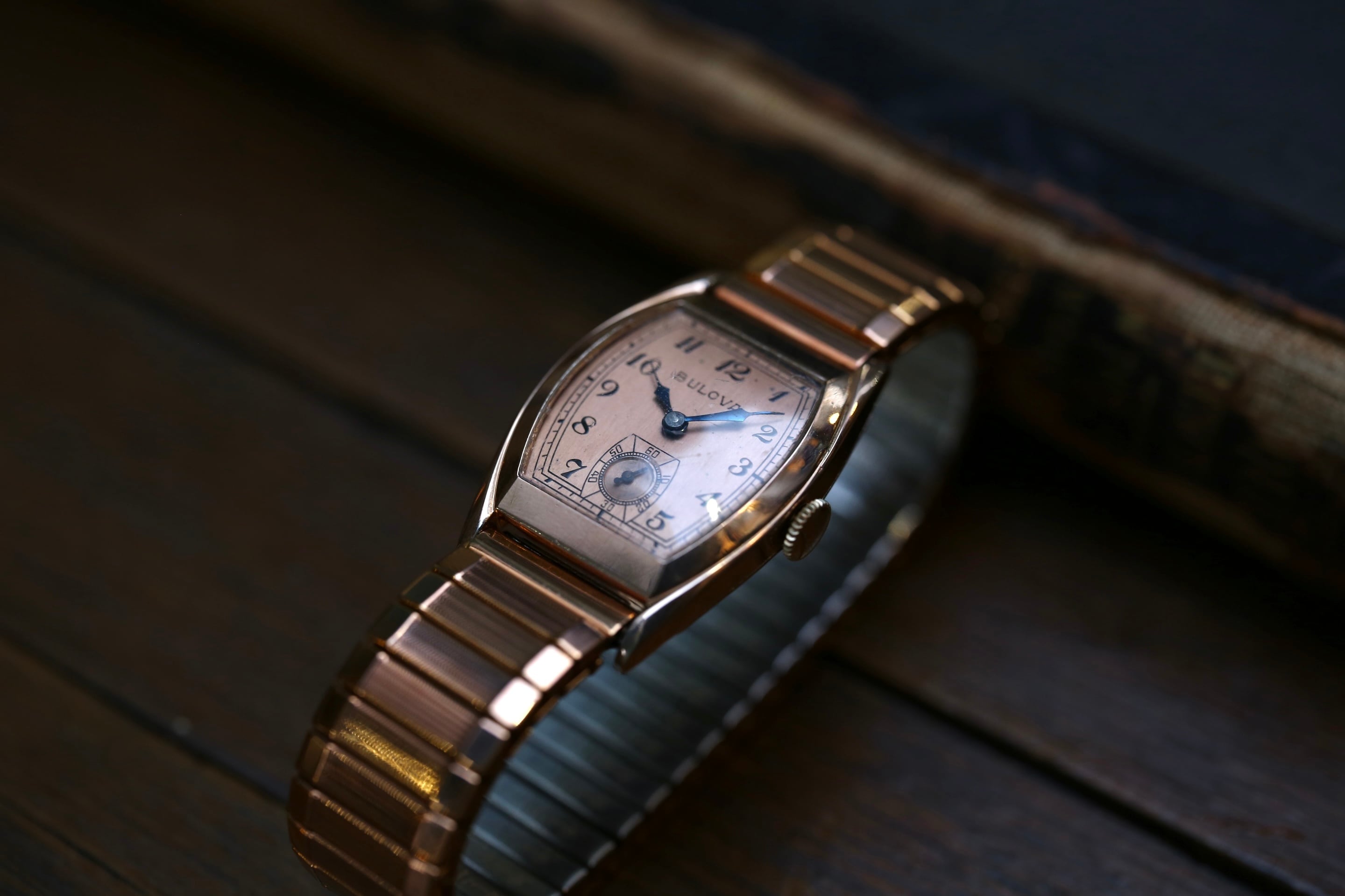 【BULOVA】 1941　『オルダーマン』 トノーケース アラビア数字 手巻きメンズ　アメリカンウォッチ Vintagewatch /  Handwinding / 10AX | アンティーク・ビンテージ時計修理・販売 WhiteKings(ホワイトキングス)