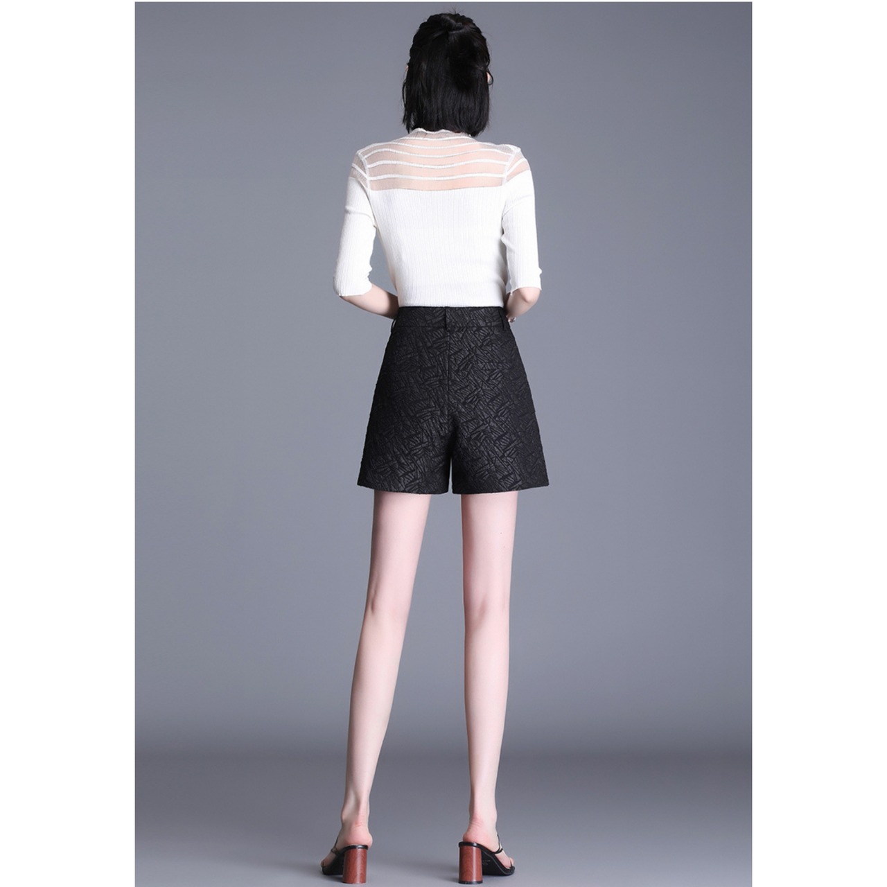 ミッドサマー　ショートパンツ　M24015