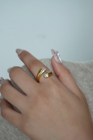 5/30(土)発売 sparkle cross star ring