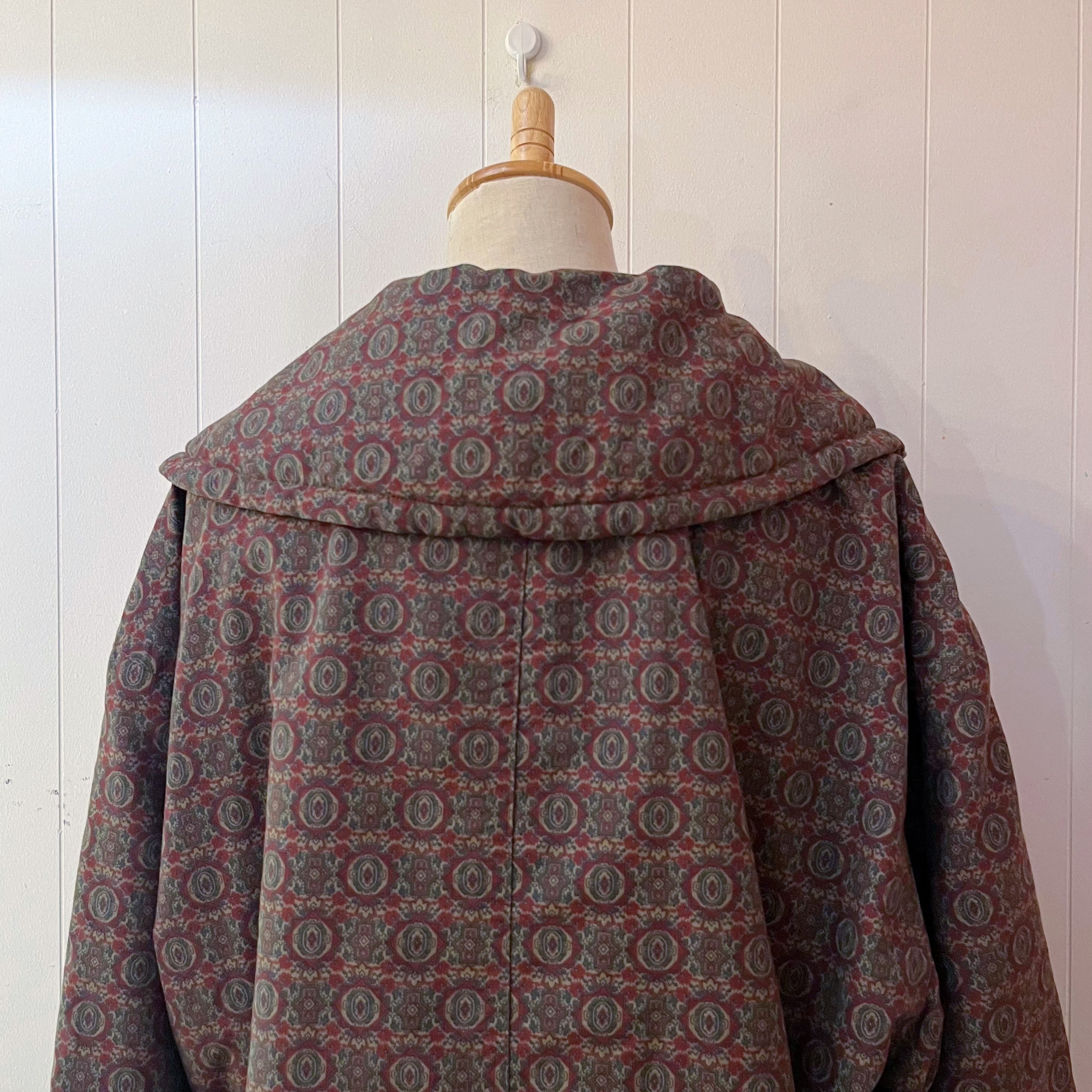 round collar geometric drawstring coat