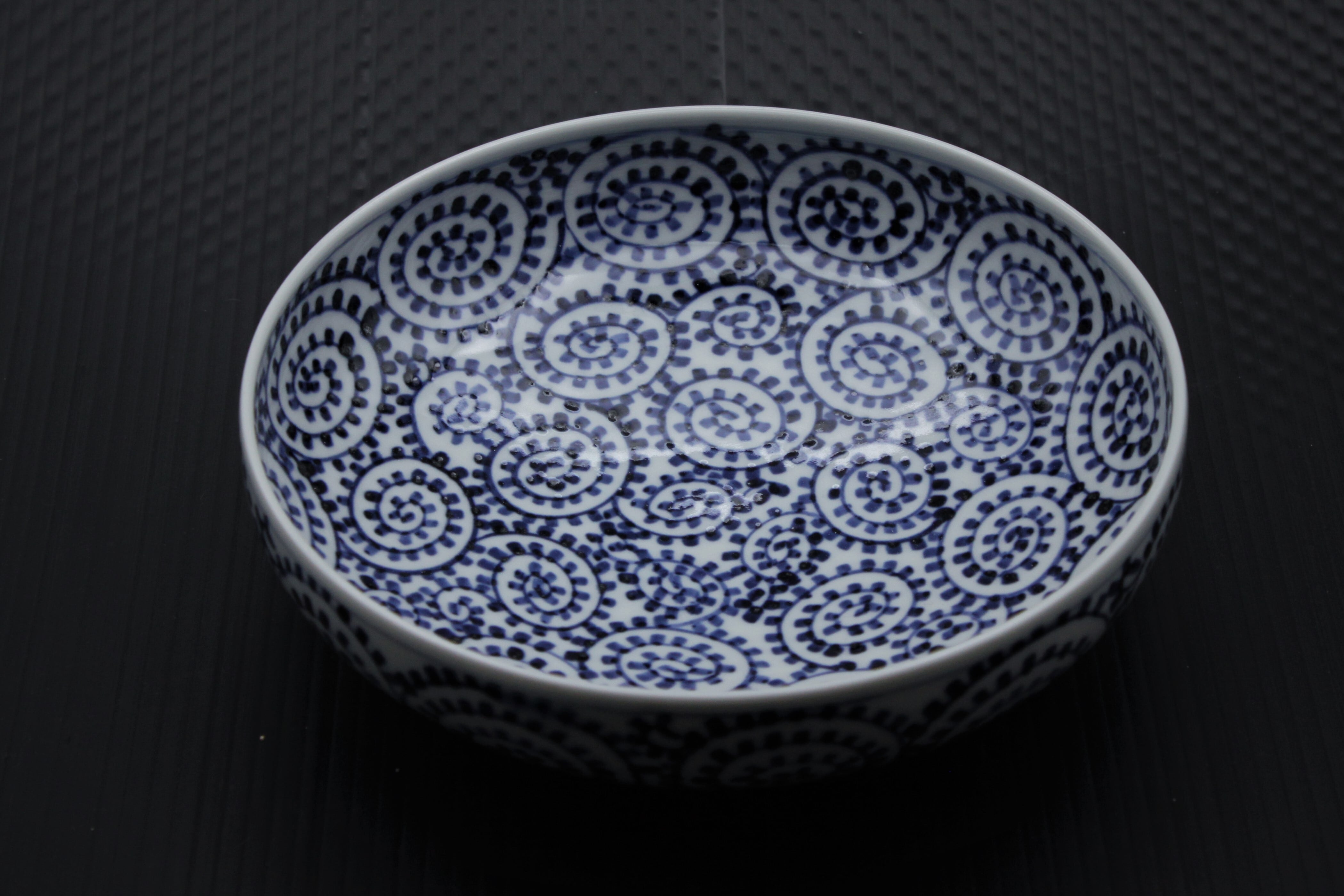 23 唐草鉢　福助様 桔梗縁唐草彫 豆鉢（金） — 賞美堂本店オンラインショップ