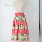 フラダンス 衣装 パウスカート ピンク系 サーモンピンク プルメリア柄 モンステラ柄 シングル シンプル かわいい 華やか 鮮やか 明るい 白 緑 ハワイアン アロハ ハワイアンプリント フラ ダンス レッスン 練習 花柄 軽やか ファッション レディース