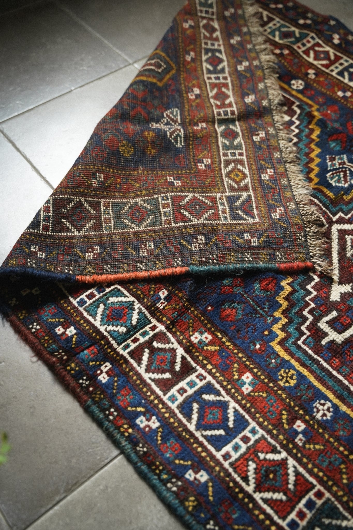 1135-Semi Antique Khamseh rug | 手織りのヴィンテージラグ専門店