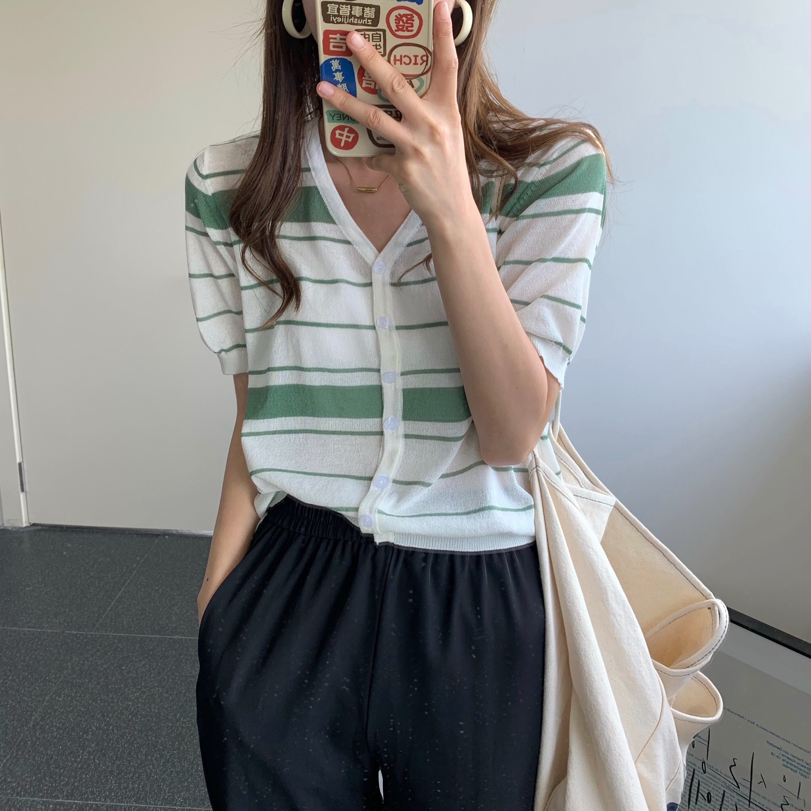 ニット サマー薄手スリーブストライプカラーVネックショートトップス カーディガン 夏物 ビッグFスモールZ韓国24212917352