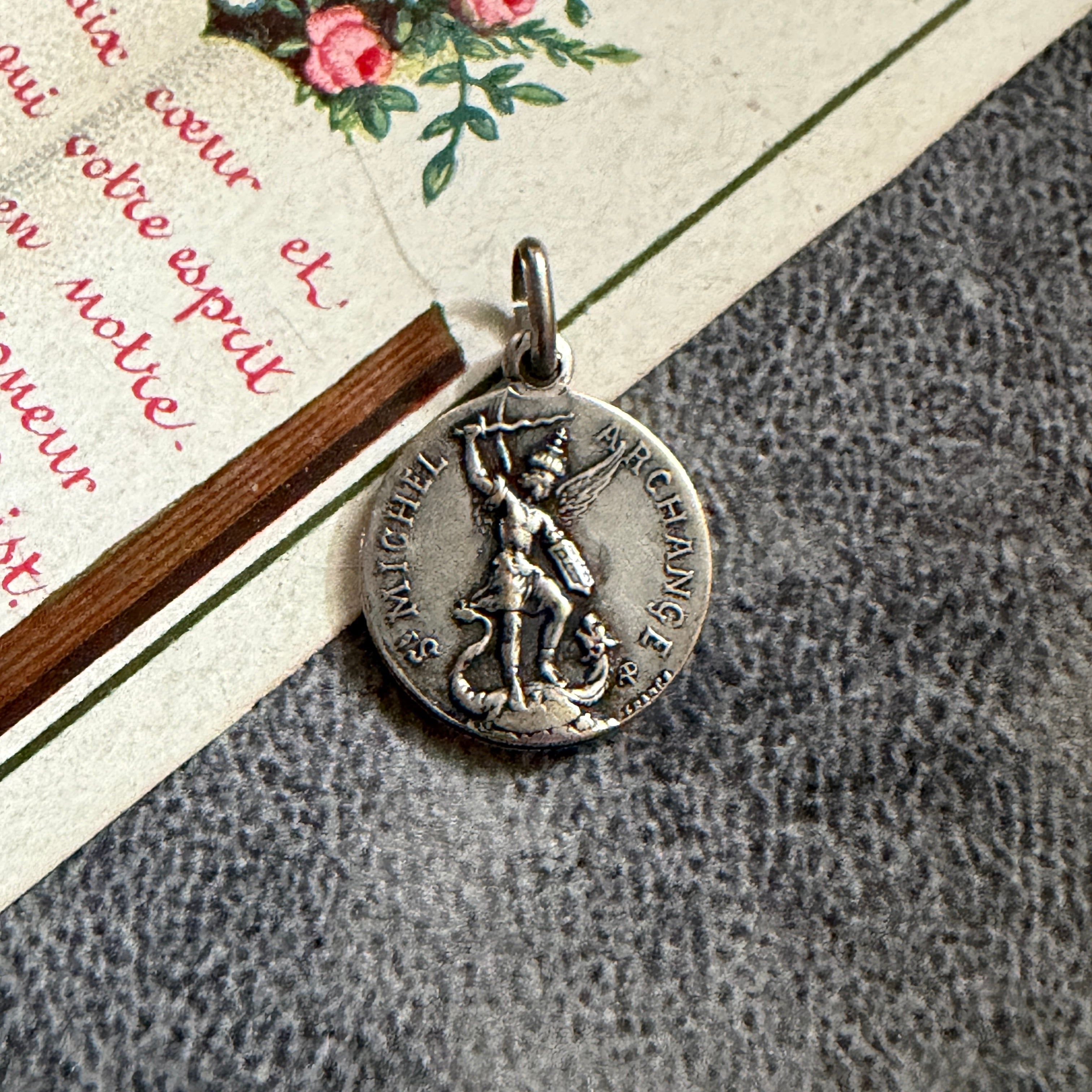 天使 | Antique medaille Mary