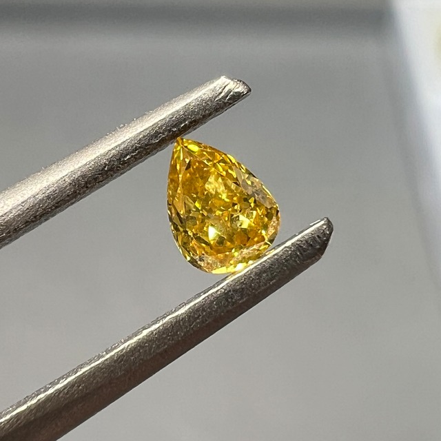 K18 / ダイヤモンド】ネックレストップ 0.517ct 多く 1.55g