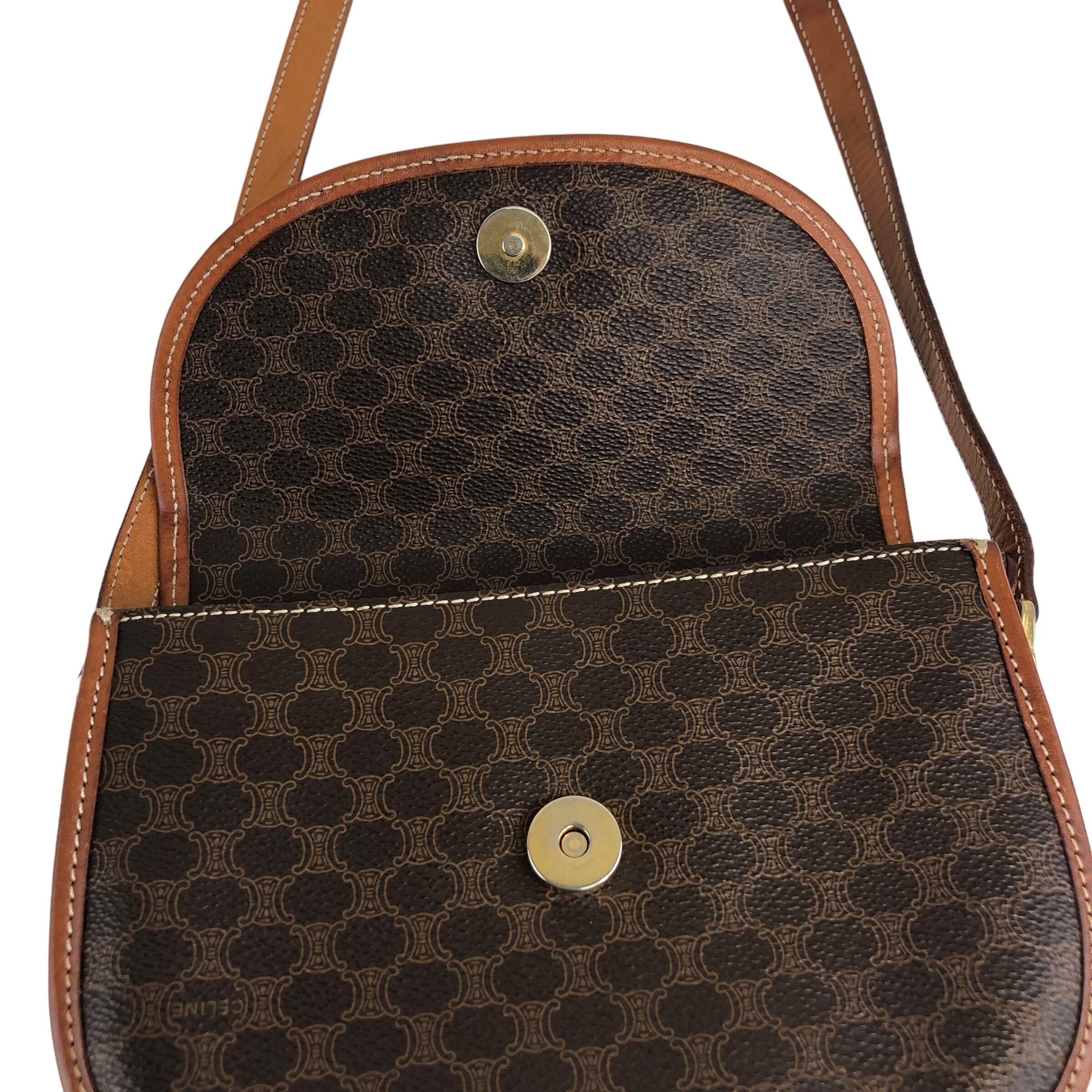 セリーヌ  ショルダーバッグ ブラウン  CELINE PVC×レザー　 ブラゾンロゴ CELINE セリーヌ ショルダーバッグ ブラウン ブラゾン型押し PVCレザー