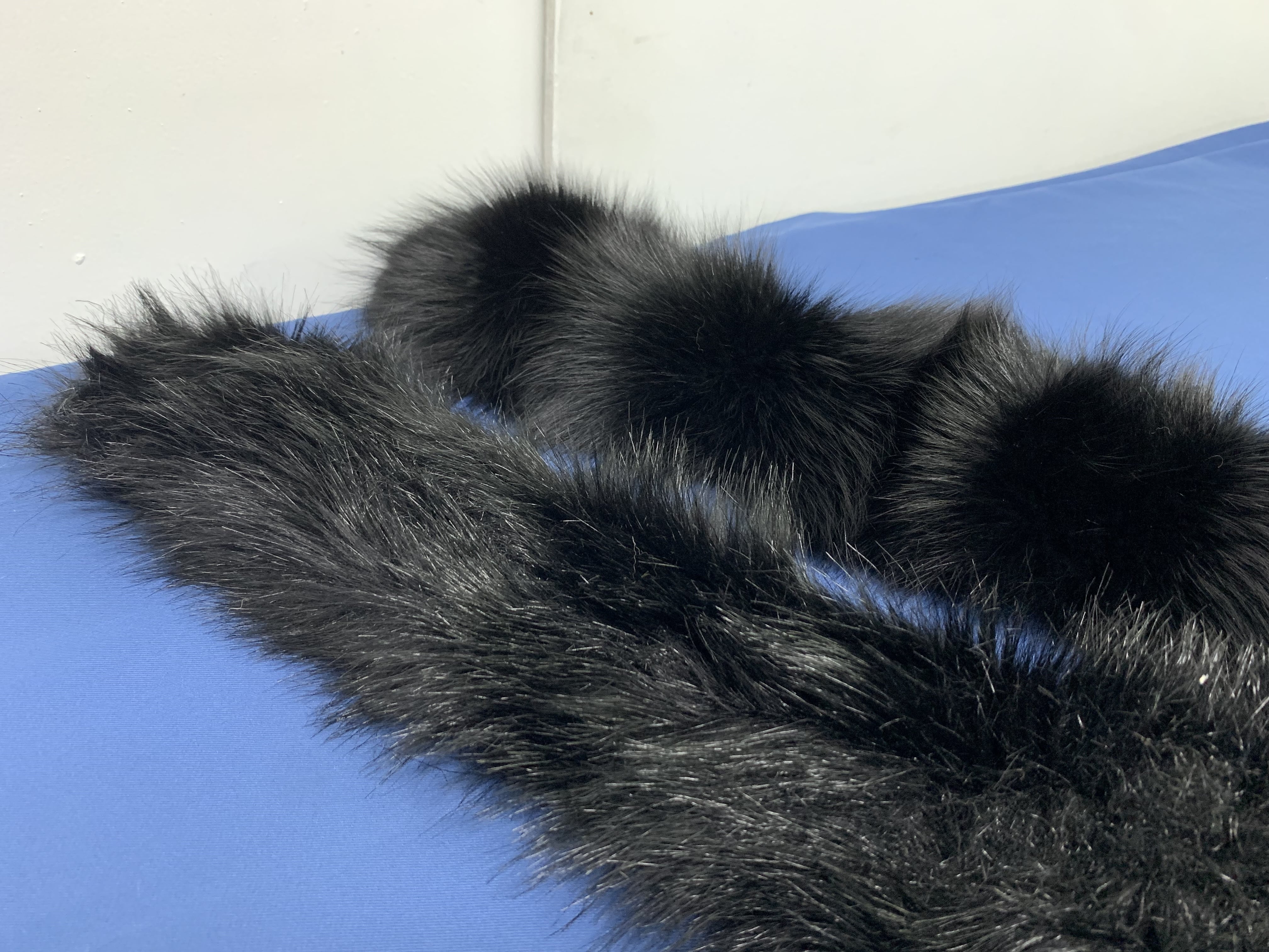 北海道産レッドFox 黒染 フードファーリメイクサービス リアルファーへ