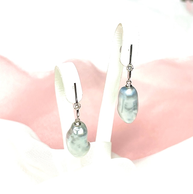 K18 W/G South Sea Keshi Pearl Earrings