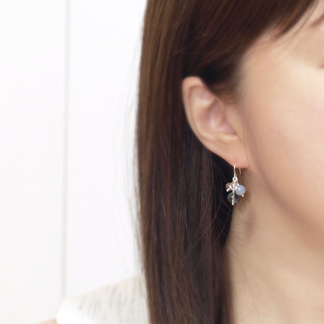 ブルーフローライト＋エンジェライト＋水晶ピアス（イヤリング