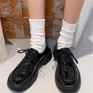 【送料無料】 ローファー 革靴 2種類 靴 シューズ ローヒール ラウンドトゥ 丸トゥ 編み上げ レースアップ 靴ひも PU エレガント 可愛い 大人可愛い きれいめ シンプル カジュアル シック コンサバ 華やか 大人 上品 おしゃれ 主役級 こなれ感 高見え 艶 光沢感 無地 秋 冬 レディース 女性用 ママ 20代 30代 40代 デート お出かけ 女子会 お呼ばれ 休日 お茶会 授業参観 デイリーユース 普段使い ファッション コーデ スタイル 楽ちん 歩きやすい 定番 プチプラ ブラック