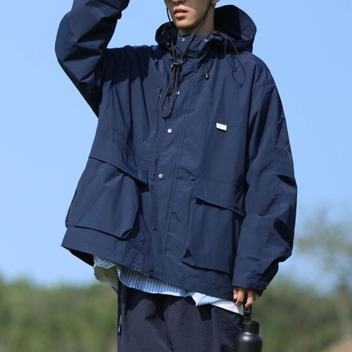 Waterproof hooded jacket（防水フード付きジャケット）