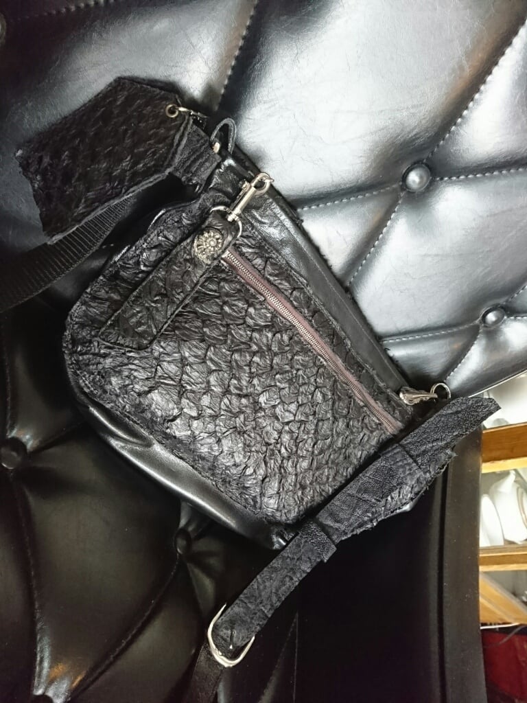 ピラルクー肩掛けバッグ(参考商品A/B) | FREAK LEATHER ARTISAN