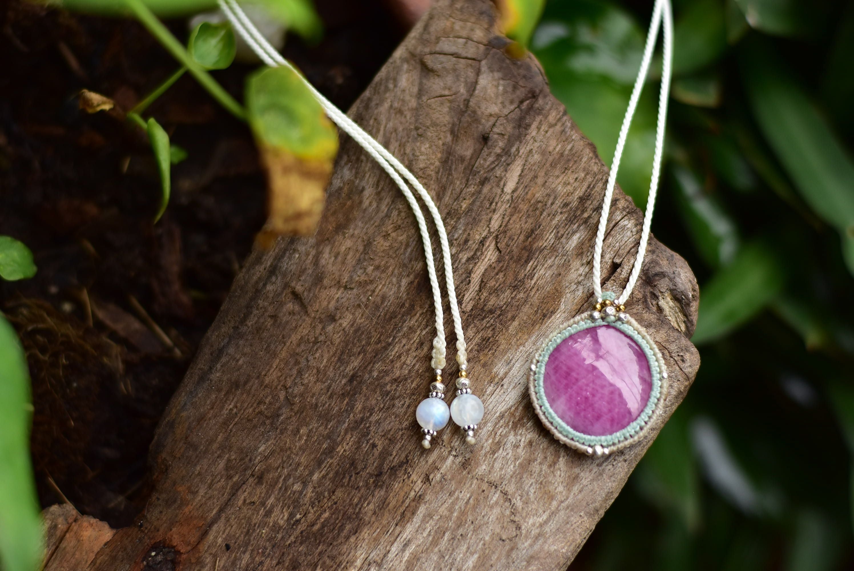 キラキラ光る☆艶やか☆ルビー マクラメペンダントruby048 | Funky