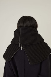 i’m here - Knit Snood(Crepe Wool-like) :Black|サークル状/片畦編み/ダブルジップ/ホーン・トグル/レザーパーツ