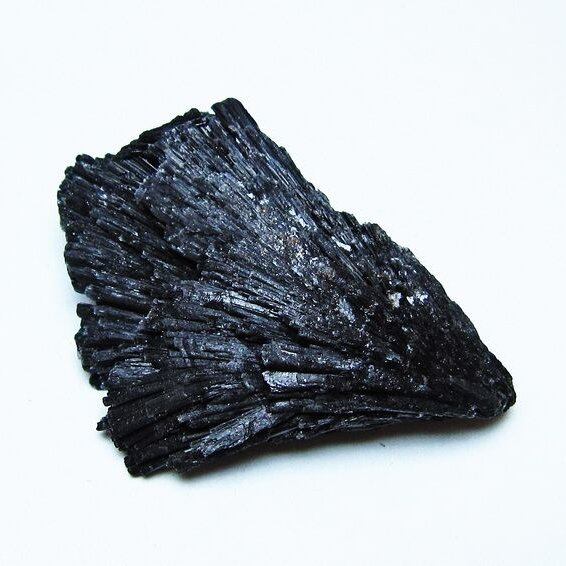 ブラック カイヤナイト 原石 一点物 171-7594