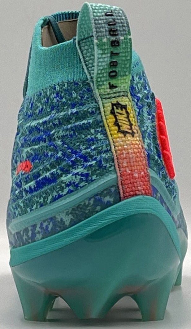 NIKE ALPHA MENACE 5 ELITE MID 2026年モデル アメフト スパイク | END