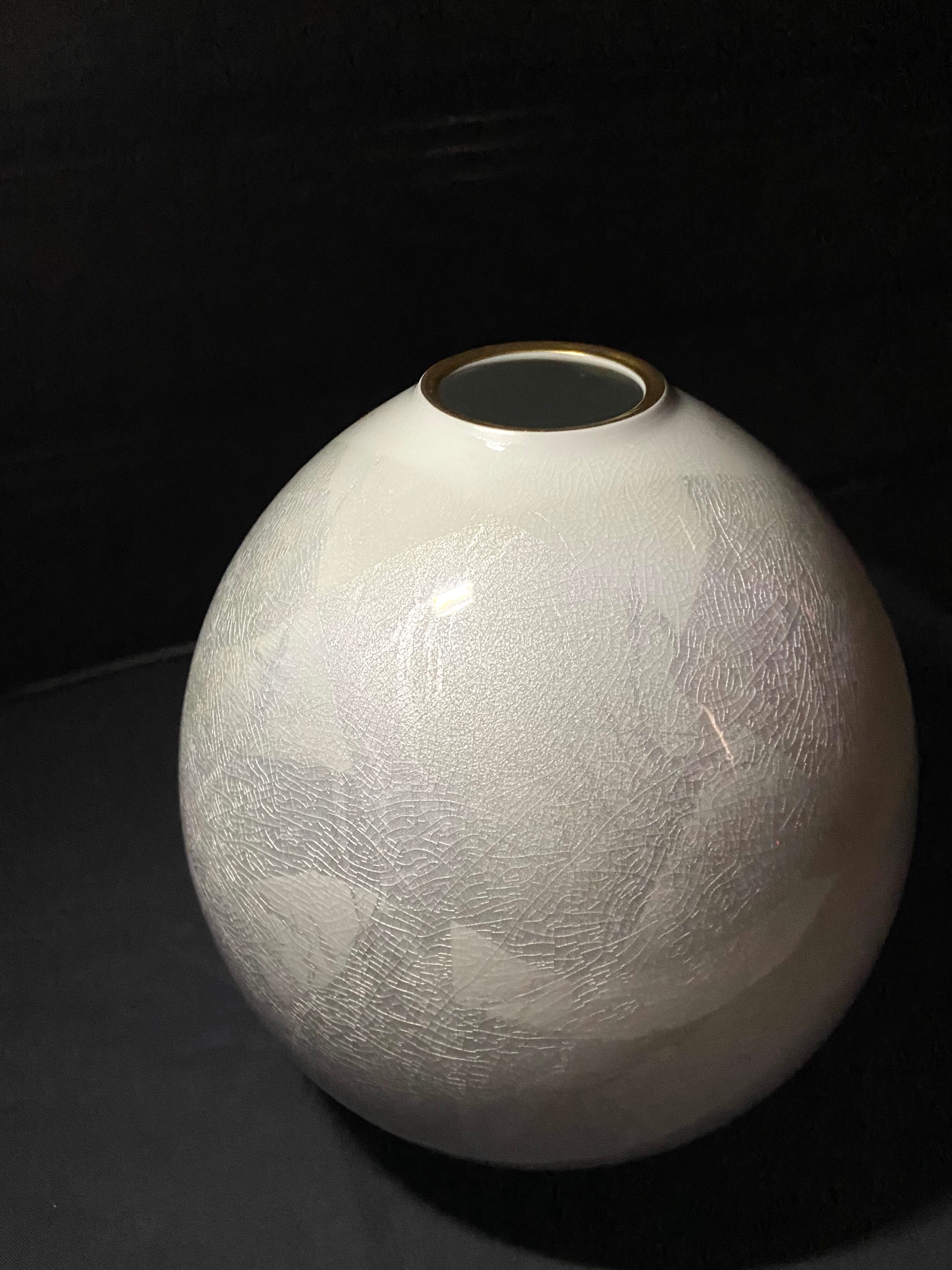 花器　陶器　ボール型　白　花瓶　フラワーベース　(日本) M 0182