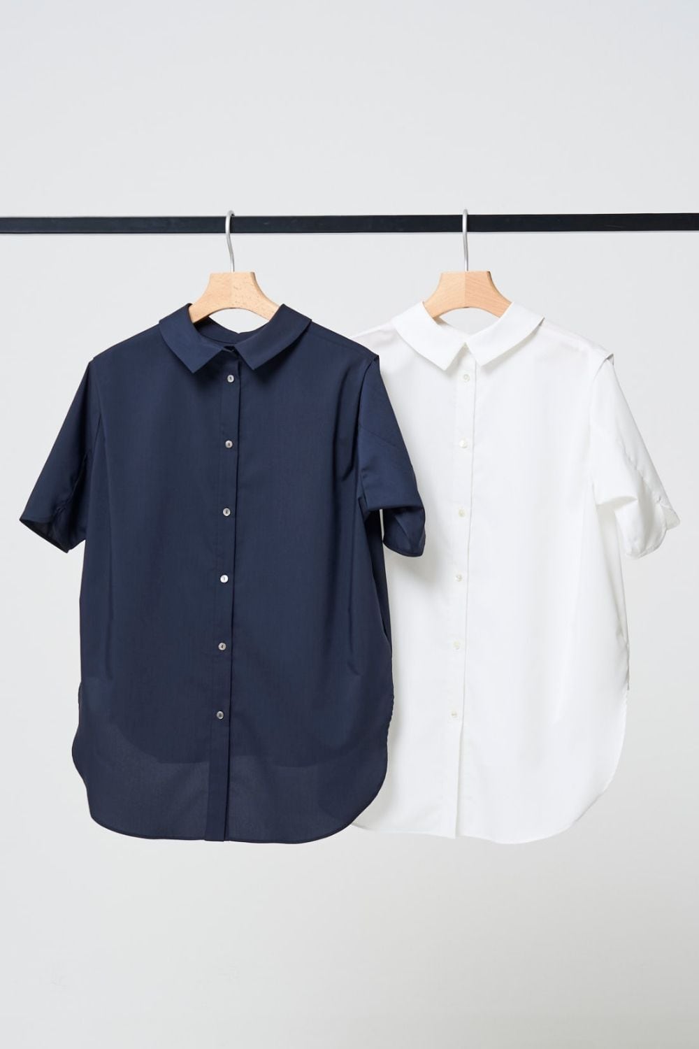 美品⭐️CELERI Shirring Blouse DeuxiemeCIass Swiss embroidered strappy corsetry-inspired top | Pull&Bear Canada