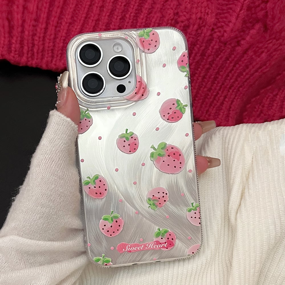 iPhone15対応】かわいい苺がいっぱい◎あまーい！ イチゴ フェザー