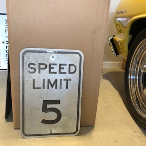 Speed limit 5　アメリカンロードサイン　トラフィックサイン　道路標識