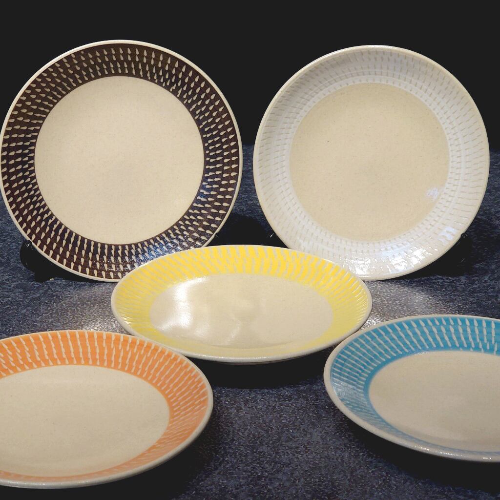 カラーズ 飛びカンナ 15cmプレート | 波佐見焼 和食器の通販｜長十郎窯