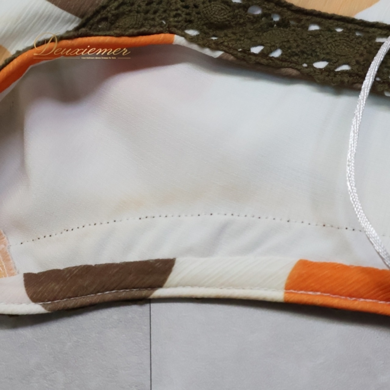 フラメンコ 衣装 ソニアジョーンズ SONIA JOHNES トップス ブラウス 白 オレンジ 長袖 水玉 ドット 茶色 長袖 ホワイト系 ブラウン系 オレンジ系 フェミニン おしゃれ 可愛い 薄手 パーティ