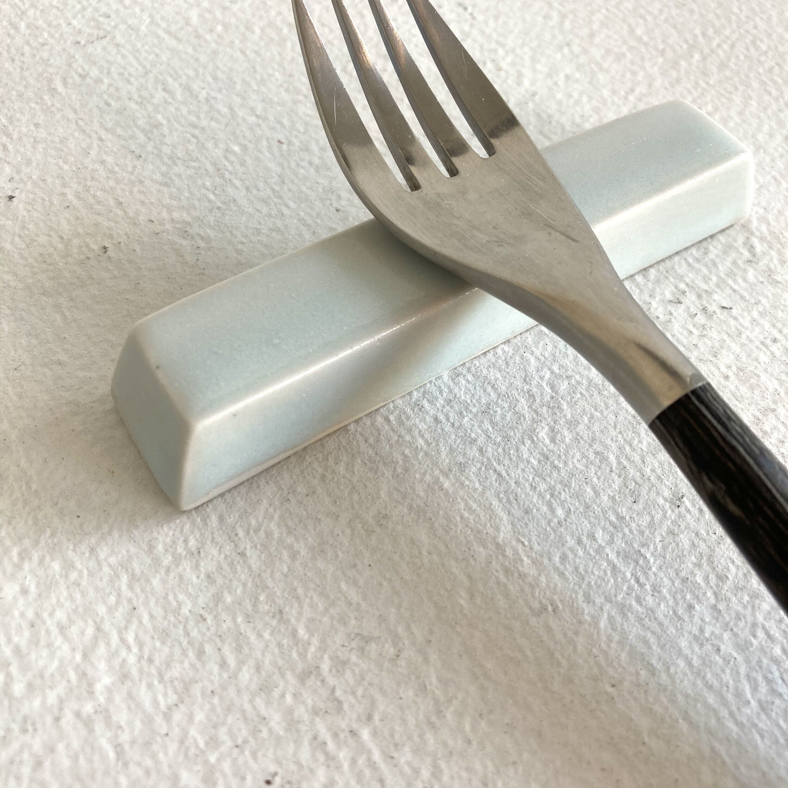 カトラリーレスト / 砂田 政美