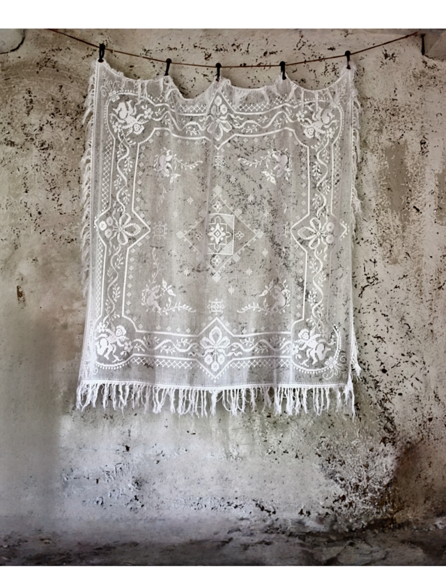 フランス 150c 8人のプットーと4人の蝶々とレースカーテン アンティーク