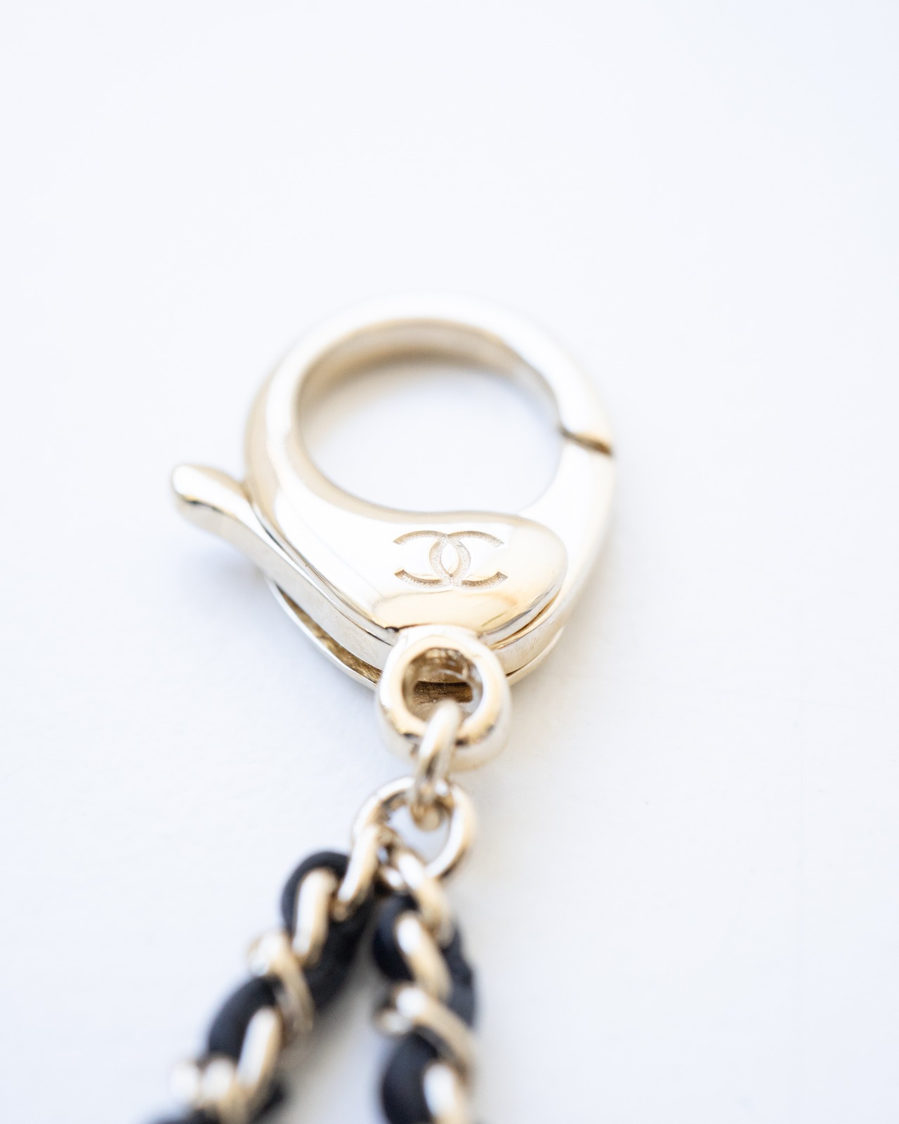 CHANEL〉Matelasse Bag Charm 2023SS