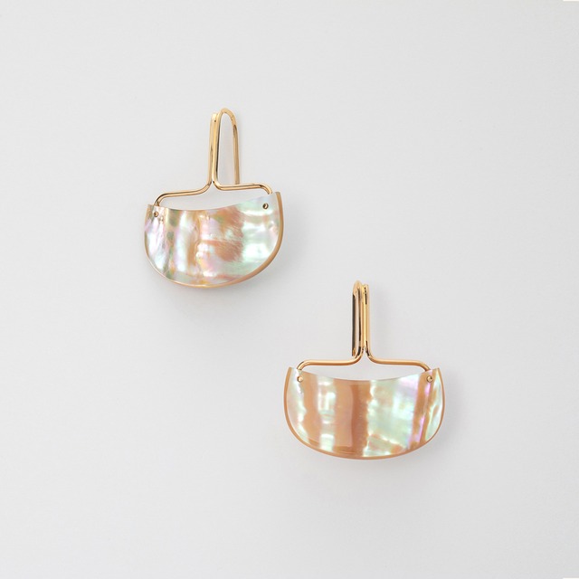 “to sea”  Shell hook earrings /size: S
