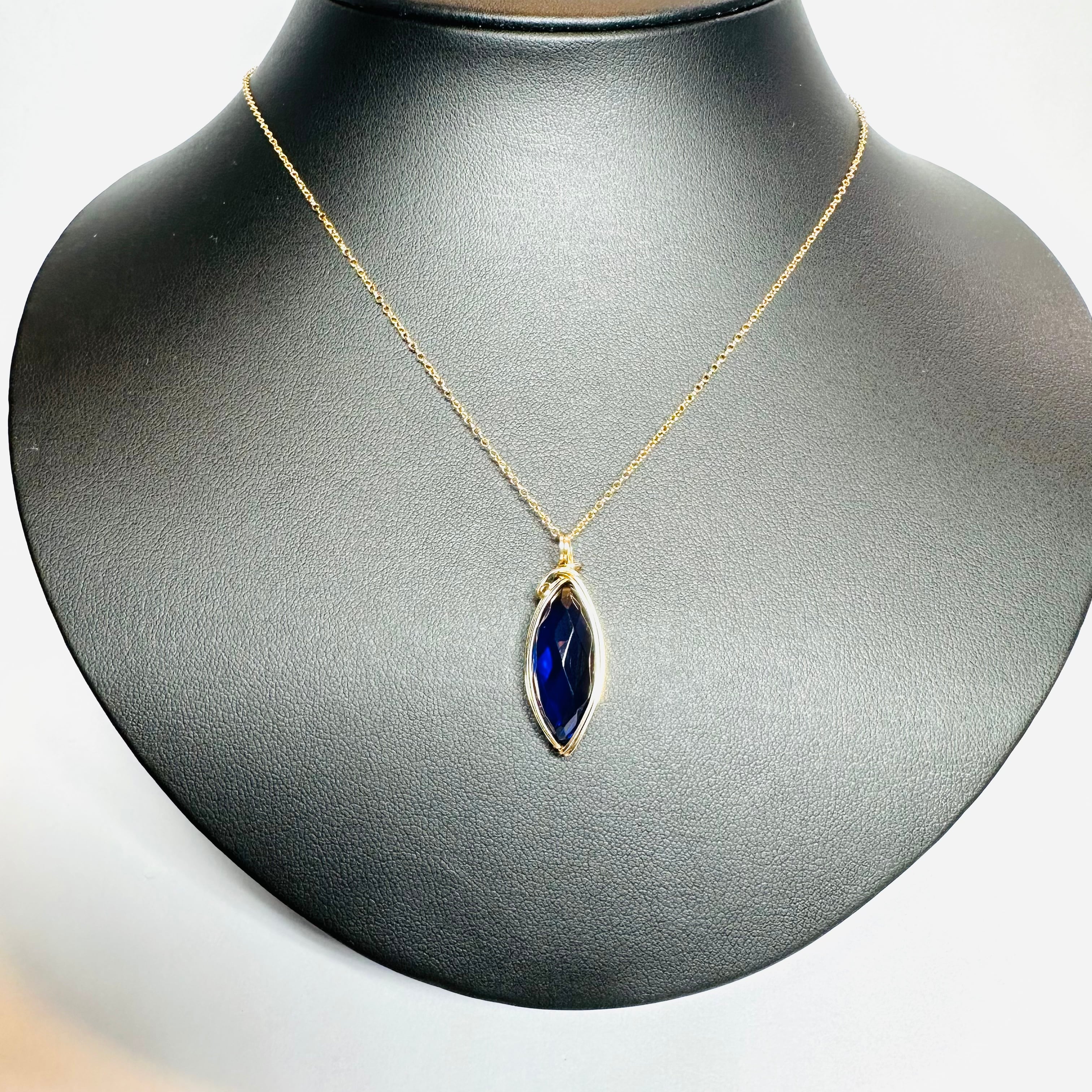 ブルートパーズ サファイア ペンダントトップ ワイヤージュエリー